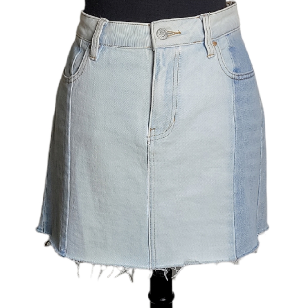PacSun Los Angeles women's two tone denim mini skirt raw frayed hem size 28